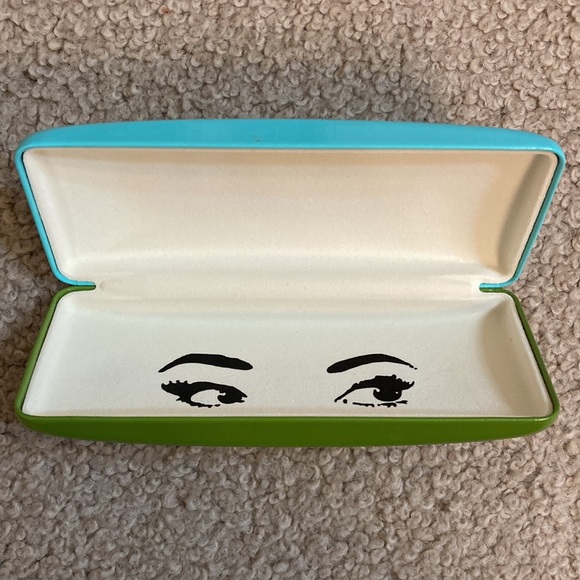 kate spade Accessories - Kate Spade sunglasses glasses case